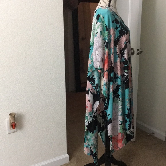 Floral V-Neck Tunic CoverUp - Picture 4 of 4